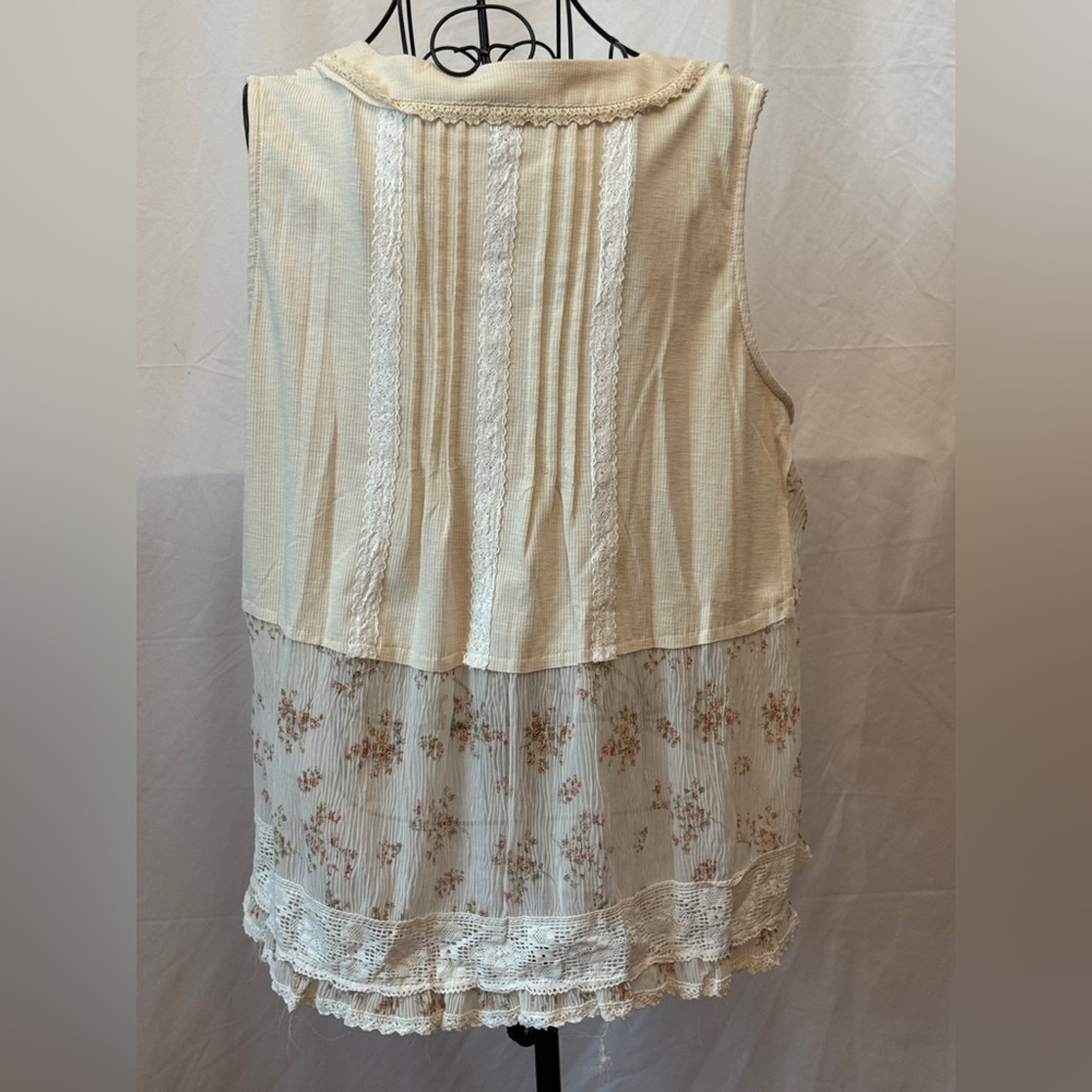263 - POL Cream and White Floral Lace Blouse - Picture 5 of 6